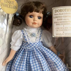 Dorothy porcelain doll - FAO Schwartz - Dorothy